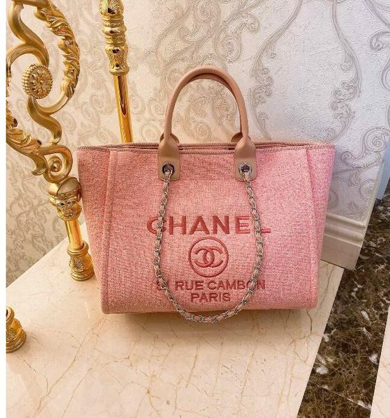ladies 2020 monochrome embroidered shopping bag leather chain bag cross body beach bag large capacity, size 37*30cm
ladies 2020 monochrome embroidered shopping bag leather chain bag cross body beach bag large capacity, size 37*30cm