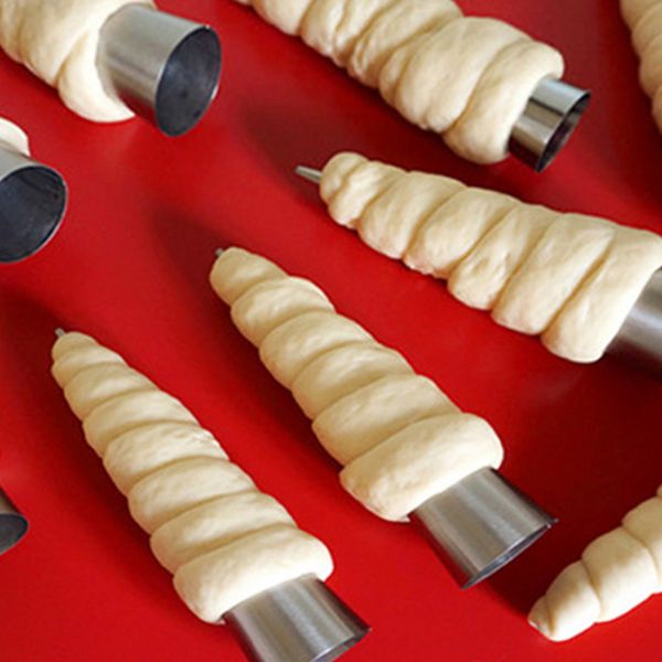 diy cream croissant mold stainless steel high temperature resistant spiral angle tube mold kitchen baking tools
diy cream croissant mold stainless steel high temperature resistant spiral angle tube mold kitchen baking tools