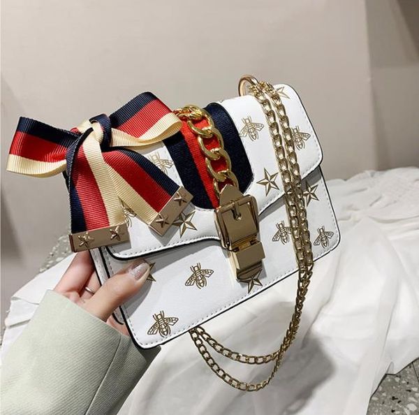 новый бренд сращивание маленькая пчела сумки мода bolsa crossbody кожа дизайнерская сумка плечо сумка посыльного
новый бренд сращивание маленькая пчела сумки мода bolsa crossbody кожа дизайнерская сумка плечо сумка посыльного