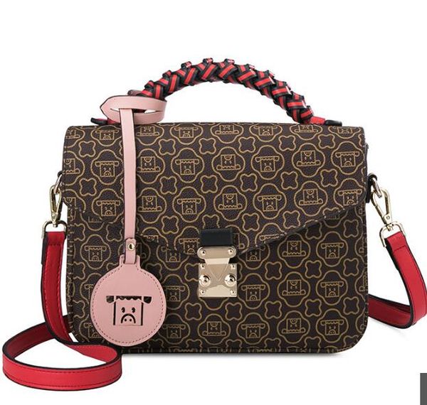 2019 new european and american fashion temperament printing handbag shoulder bag handbag classic wild messenger bag
2019 new european and american fashion temperament printing handbag shoulder bag handbag classic wild messenger bag