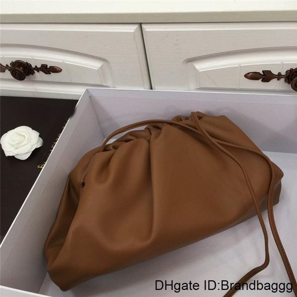 designer handbags purses most popular fashion cloud bag clin brand bag crossbody shoulder bags wallet
designer handbags purses most popular fashion cloud bag clin brand bag crossbody shoulder bags wallet