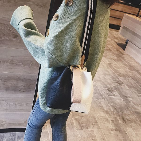 simple autumn and winter bumping into vegetable baskets, buckets, bags, one shoulder, one shoulde
simple autumn and winter bumping into vegetable baskets, buckets, bags, one shoulder, one shoulde
