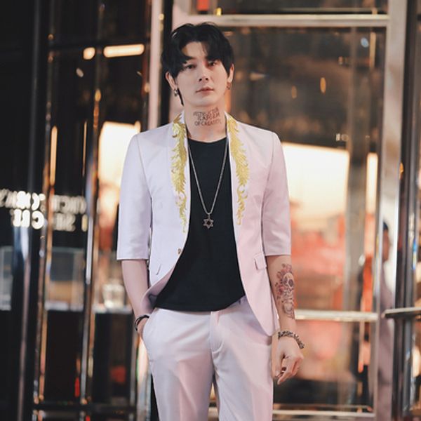 pants) summer british style suit male korean version of the hair stylist personality embroidery night field sleeve suit, White;black
pants) summer british style suit male korean version of the hair stylist personality embroidery night field sleeve suit, White;black