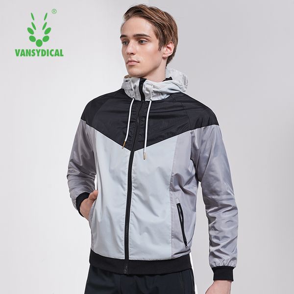 2019 europe and the united states new cotton sports men's fitness running coat hooded color matching, Black;red
2019 europe and the united states new cotton sports men's fitness running coat hooded color matching, Black;red
