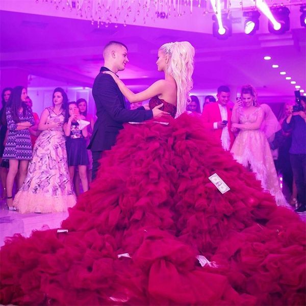 luxury red ball gown prom dresses with sweetheart neck lace beading tiered ruffles court train evening quinceanera dress robes de soirée, Black
luxury red ball gown prom dresses with sweetheart neck lace beading tiered ruffles court train evening quinceanera dress robes de soirée, Black