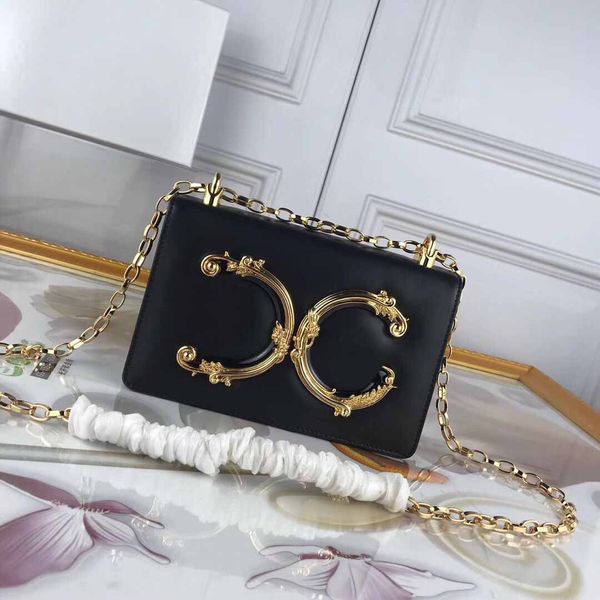luxury shape flaps chain bag designer handbags with key chain bags women shoulder handbag clutch tote bags messenger purs 21cm
luxury shape flaps chain bag designer handbags with key chain bags women shoulder handbag clutch tote bags messenger purs 21cm