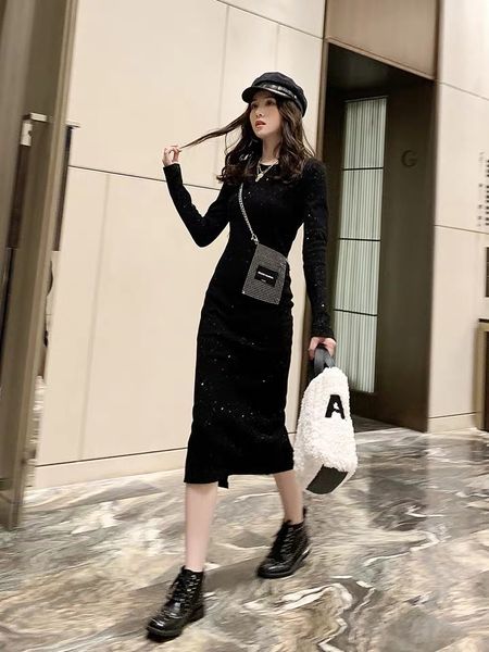 осень 2019 новый блестящий черный трикотажное платье средней длины slim fit над коленом сплит один шаг юбка тенденция, Black;gray
осень 2019 новый блестящий черный трикотажное платье средней длины slim fit над коленом сплит один шаг юбка тенденция, Black;gray