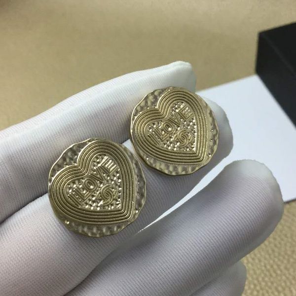 Europe and America Hotsale New Fashion Elegant Women Earrings Gold Plated LOVE Heart Earrings for Girls Women Nice Gift
Europe and America Hotsale New Fashion Elegant Women Earrings Gold Plated LOVE Heart Earrings for Girls Women Nice Gift