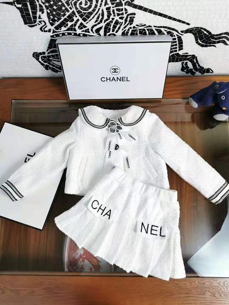 Mo 205 2019 new autumn and winter high end cu tom famou fa hion brand elegant temperament jacket kirt 2 piece et counter gift bag
Mo 205 2019 new autumn and winter high end cu tom famou fa hion brand elegant temperament jacket kirt 2 piece et counter gift bag