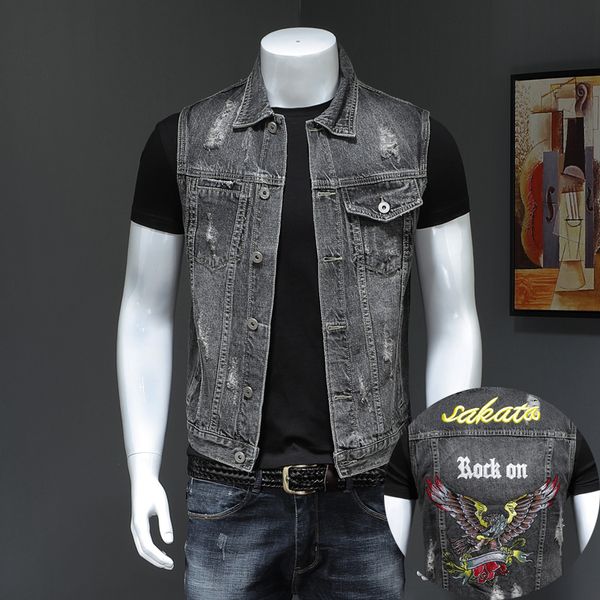 2019 new spring new korean version of the slim denim vest embroidery jacket men's thin coat hole vest, Black;white
2019 new spring new korean version of the slim denim vest embroidery jacket men's thin coat hole vest, Black;white