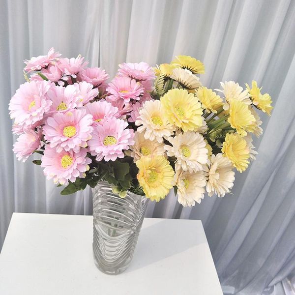 artificial beauty daisy bouquet home wedding decoration artificial flower set plant decor
artificial beauty daisy bouquet home wedding decoration artificial flower set plant decor