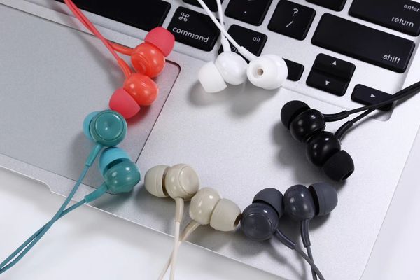 wholesale ev136 headphones 3.5mm earphones earbuds for android iphone as good cost effective gift headsets 
wholesale ev136 headphones 3.5mm earphones earbuds for android iphone as good cost effective gift headsets