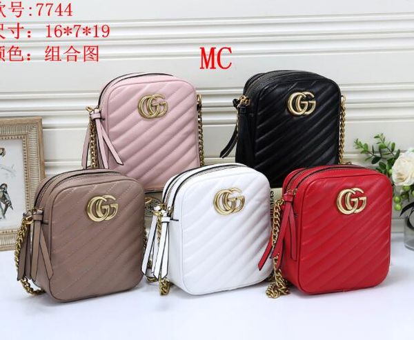 LOUIS VUITTON SUPREME Women Stylish Motorcycle Handbags Ladies European Style Classic Chic Soft Travel Crossbody Tote Bags
LOUIS VUITTON SUPREME Women Stylish Motorcycle Handbags Ladies European Style Classic Chic Soft Travel Crossbody Tote Bags