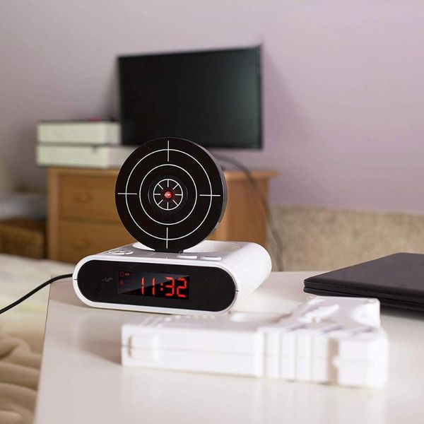 1 set gun alarm clock shoot alarm clock recordable gadget target deskdigital bedside snooze table clocks creative gift
1 set gun alarm clock shoot alarm clock recordable gadget target deskdigital bedside snooze table clocks creative gift