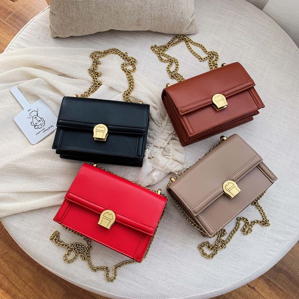 textured female bag 2020 spring new european and american style fashion chain shoulder bag retro wild diagonal small square 
textured female bag 2020 spring new european and american style fashion chain shoulder bag retro wild diagonal small square