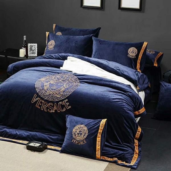 nobility letter quilt cover suit 4 pieces fleece fabrics winter keep warm versace bedding set european fashion style 123, Blue;gray
nobility letter quilt cover suit 4 pieces fleece fabrics winter keep warm versace bedding set european fashion style 123, Blue;gray