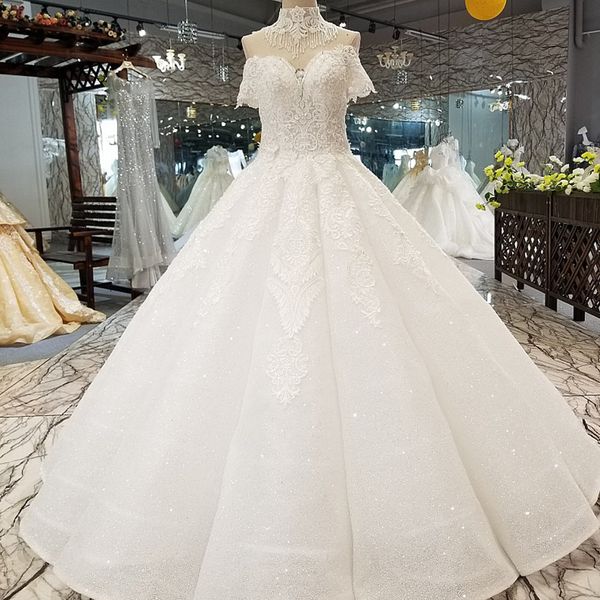 2019 floor length curve shape skirt wedding gown with high lace neckline off shoulder sweetheart bride wedding dresses croatia, White
2019 floor length curve shape skirt wedding gown with high lace neckline off shoulder sweetheart bride wedding dresses croatia, White
