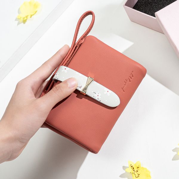 Hot new women's short wallet small fresh multifunctional PU student zipper coin purse 6 color card bag
Hot new women's short wallet small fresh multifunctional PU student zipper coin purse 6 color card bag