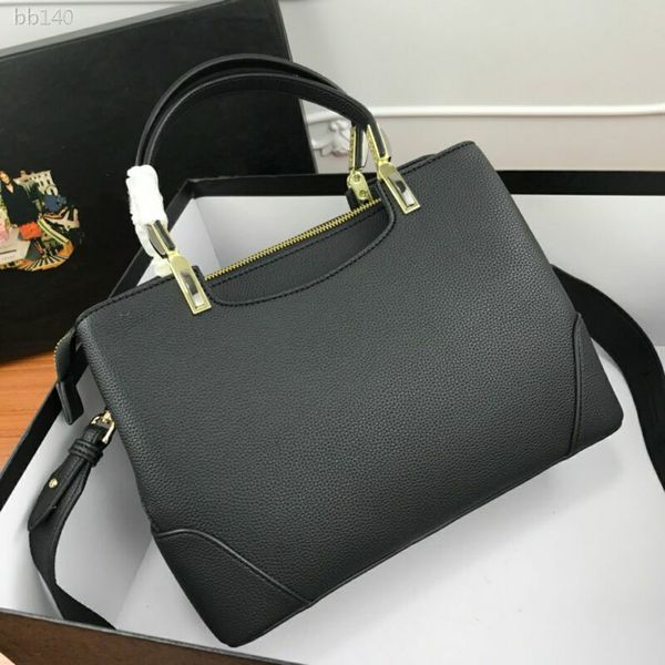 high end 2020 fashion luxury designer womens bag handbags luxury retro large totes crossbody bags for women tote bag size 30x22x13cm
high end 2020 fashion luxury designer womens bag handbags luxury retro large totes crossbody bags for women tote bag size 30x22x13cm