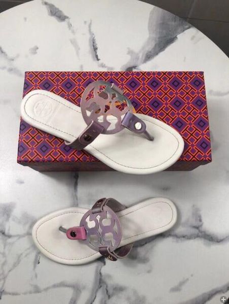 new fashion luxury designe women flip flops superstars print real leather flat sandals for women classic casual shoes sand drag us 4~11, Black
new fashion luxury designe women flip flops superstars print real leather flat sandals for women classic casual shoes sand drag us 4~11, Black