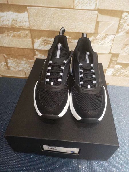new paris 17fw triple s sneakers mens women casual shoes triple s clear sole white green black red rainbow sports outdoor dad shoe
new paris 17fw triple s sneakers mens women casual shoes triple s clear sole white green black red rainbow sports outdoor dad shoe