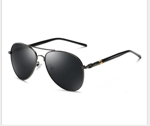 metal polarizing sunglasses classic men's outdoor driving mirror pilot toad mirror, White;black
metal polarizing sunglasses classic men's outdoor driving mirror pilot toad mirror, White;black