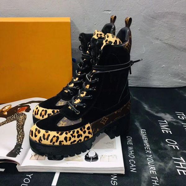 2020ss women shoes womens boots fashion women black medium high heel patent leather boots km02
2020ss women shoes womens boots fashion women black medium high heel patent leather boots km02
