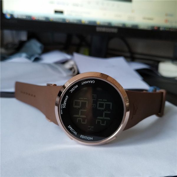 new fashion digital watch sell man watch quartz watches for man rubber strap wristwatch g04, Slivery;brown
new fashion digital watch sell man watch quartz watches for man rubber strap wristwatch g04, Slivery;brown