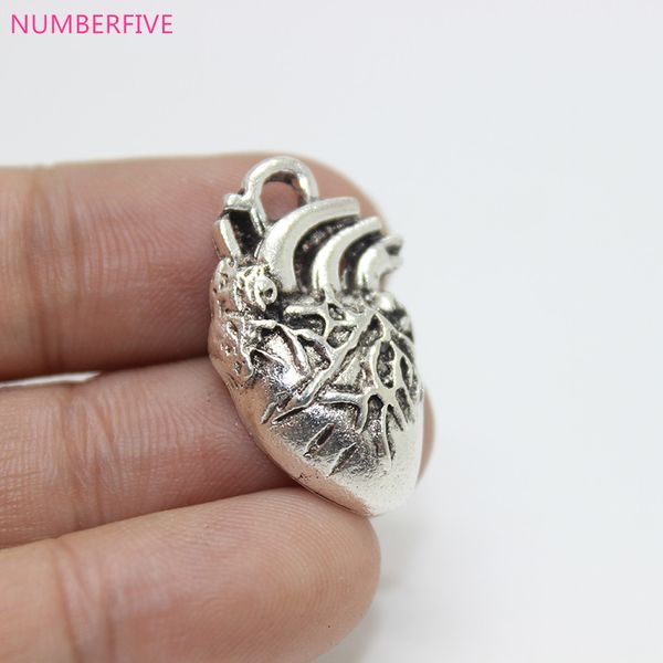 20pcs-- heart charm 22*15mm antique silver anatomical heart charm pendants for jewelry making
20pcs-- heart charm 22*15mm antique silver anatomical heart charm pendants for jewelry making