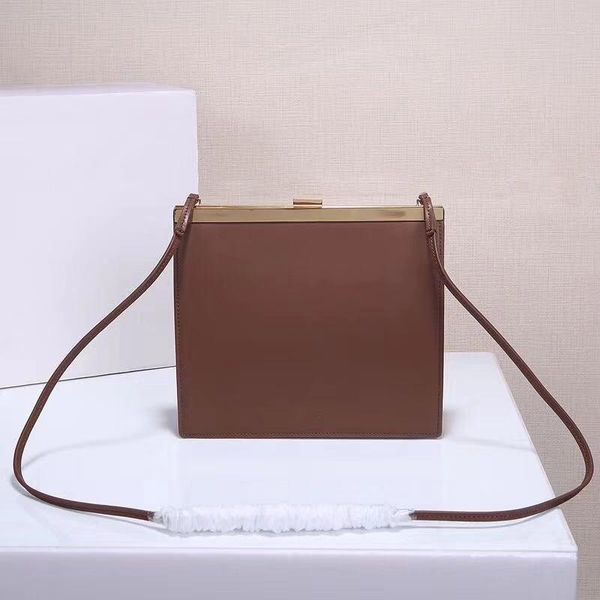 designer-women's selling good handbags parisian designer evening bag fashion ladies retro style with leather shoulder strap shoulder ba
designer-women's selling good handbags parisian designer evening bag fashion ladies retro style with leather shoulder strap shoulder ba