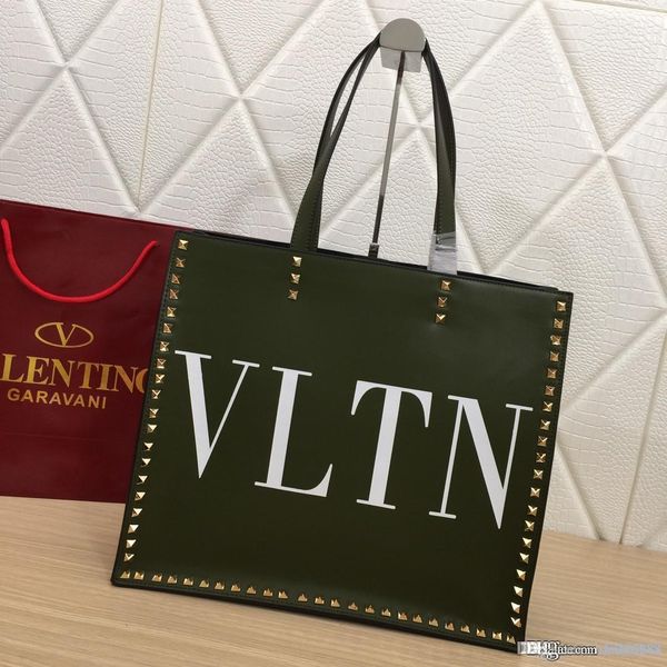 fashion high-end new letter tote bag ladies large capacity square designer bag black red brown green number: 9828
fashion high-end new letter tote bag ladies large capacity square designer bag black red brown green number: 9828