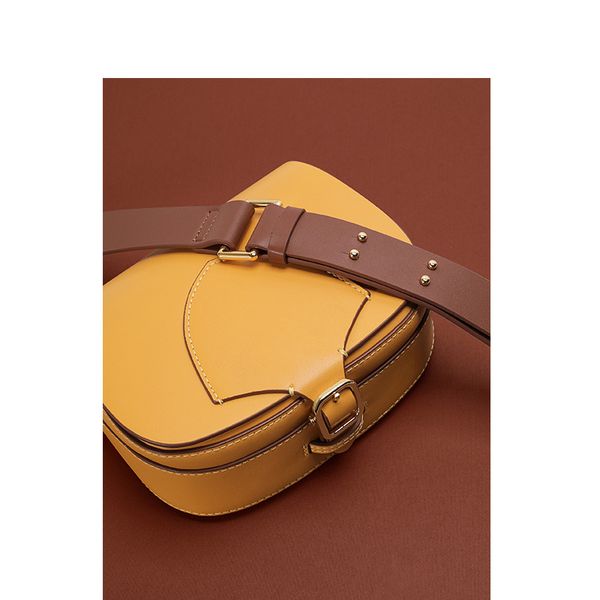 новый широкий плечевой ремень наклонные saddle bag стильный полукруглый сумки на ремне женские кошельки и сумки
новый широкий плечевой ремень наклонные saddle bag стильный полукруглый сумки на ремне женские кошельки и сумки