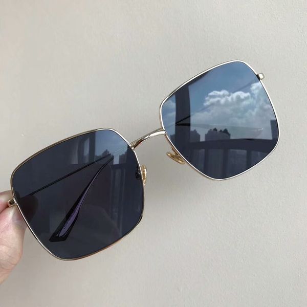 gold with blue lenses square sunglasses sun glasses women sun glasses gafas de sol sonnenbrille with case box, White;black
gold with blue lenses square sunglasses sun glasses women sun glasses gafas de sol sonnenbrille with case box, White;black