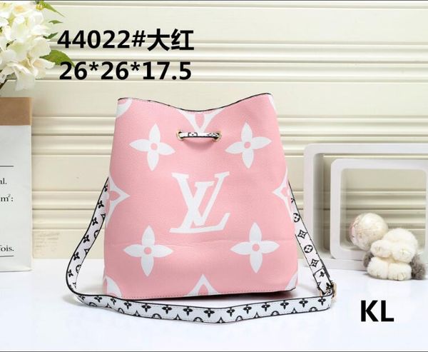 the new designer of 2020 casual pu design tote bag women's handbag fashion shoulder messenger bag bucket bag
the new designer of 2020 casual pu design tote bag women's handbag fashion shoulder messenger bag bucket bag