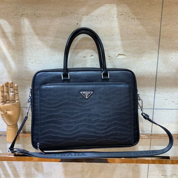 classic men's handbag 7a high-end custom quality handbag fashion business casual style metal accessories with long shoulder strap
classic men's handbag 7a high-end custom quality handbag fashion business casual style metal accessories with long shoulder strap