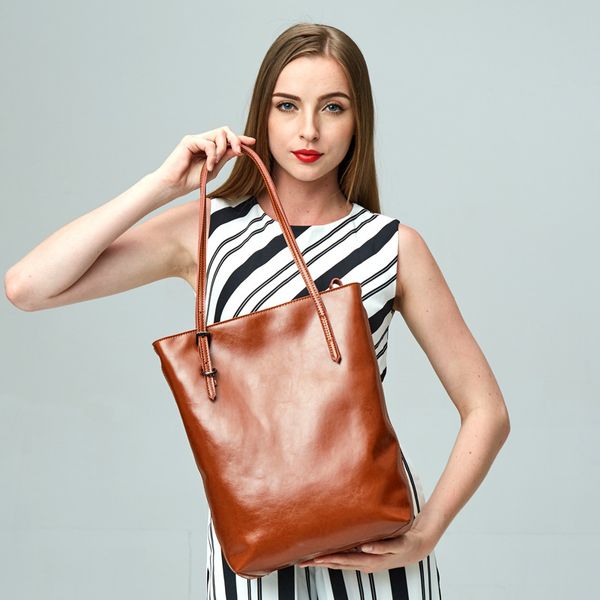 luxury genuine leather women messenger bags real leather women shoulder bags brand designer handbags t200409
luxury genuine leather women messenger bags real leather women shoulder bags brand designer handbags t200409