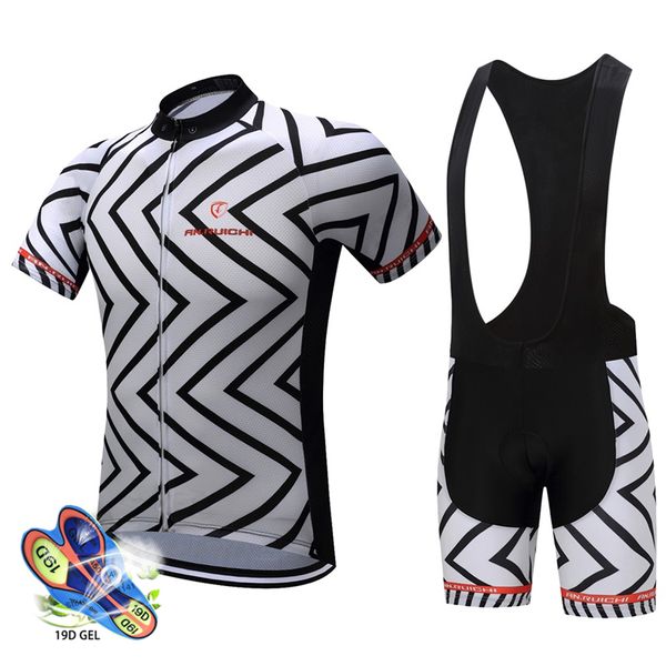 summer cycling jersey 2019 men pro team cycle bike clothing 19d bib shorts set men mtb ropa ciclismo hombre bicycle clothes, Black;blue
summer cycling jersey 2019 men pro team cycle bike clothing 19d bib shorts set men mtb ropa ciclismo hombre bicycle clothes, Black;blue