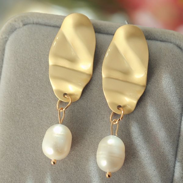 new design elliptical metal pendant geometric irregular natural freshwater pearl earrings female earrings for women, Silver
new design elliptical metal pendant geometric irregular natural freshwater pearl earrings female earrings for women, Silver