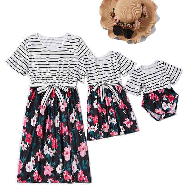 2020 new summer mother daughter dresses bow-knot striped stitching print fitted matching dresses for mom daughter family look, Blue
2020 new summer mother daughter dresses bow-knot striped stitching print fitted matching dresses for mom daughter family look, Blue