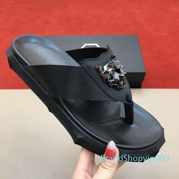 classic brand men's black soft bottom beach slippers leisure non-slip summer slippers flip-flops clip-on fashion
classic brand men's black soft bottom beach slippers leisure non-slip summer slippers flip-flops clip-on fashion