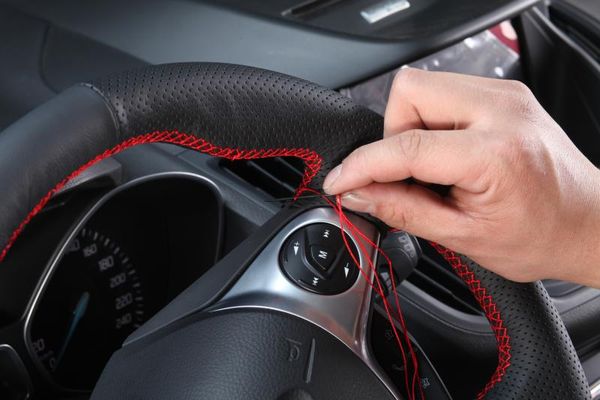 black leather hand-stitched car steering wheel cover for peugeot 307 2001-2008 307 sw 2005-2008
black leather hand-stitched car steering wheel cover for peugeot 307 2001-2008 307 sw 2005-2008