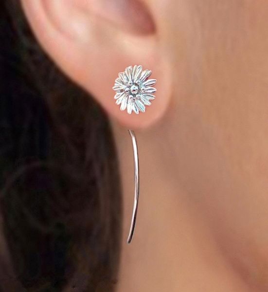 selling exquisite new heart-shaped daisy sun flower earrings earrings long, Golden;silver
selling exquisite new heart-shaped daisy sun flower earrings earrings long, Golden;silver