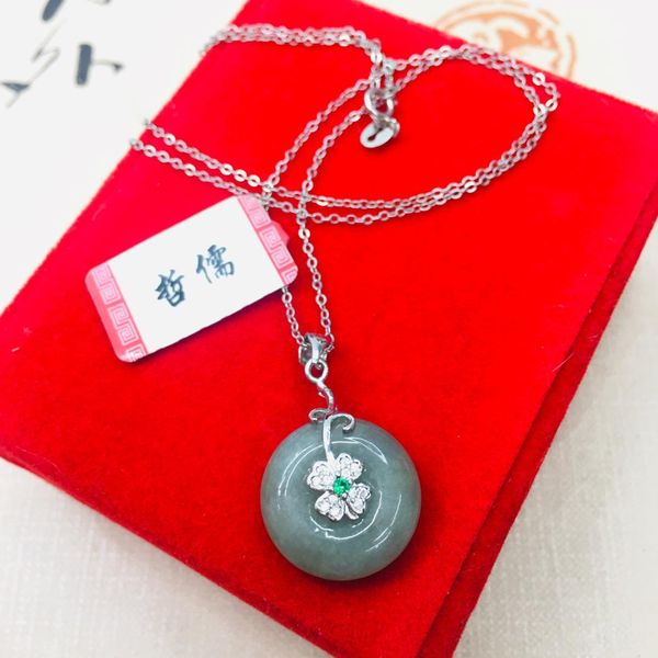 natural burmese emerald jade carving oil green donut pendant with 925 sterling silver necklace elegant lady jade clavicle chain
natural burmese emerald jade carving oil green donut pendant with 925 sterling silver necklace elegant lady jade clavicle chain