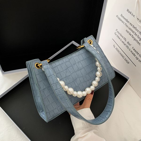 2020 new ladies crossbody bag korean fashion casual simple solid color retro crocodile pattern pearl chain shoulder bag women's 
2020 new ladies crossbody bag korean fashion casual simple solid color retro crocodile pattern pearl chain shoulder bag women's