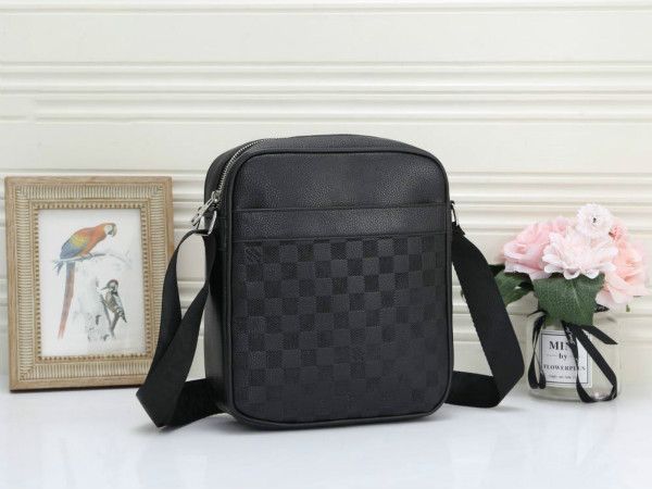 2020 new arrival designer bag fashion casual luxury shoulder bag simple zipper designer crossbody bag logo
2020 new arrival designer bag fashion casual luxury shoulder bag simple zipper designer crossbody bag logo