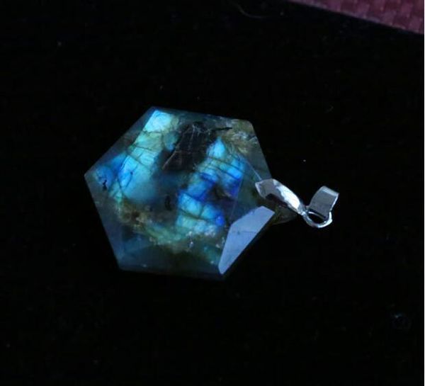 a++ natural moonstone stone quartz pendants, labradorite large satellite pendant, men fashion jewelry pendant with rope, Silver
a++ natural moonstone stone quartz pendants, labradorite large satellite pendant, men fashion jewelry pendant with rope, Silver