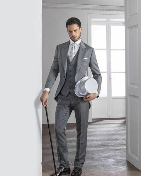 italian grey men suits for wedding formal tuxedos long jacket groom party prom suits slim fit costume homme mariage 3 pieces, White;black
italian grey men suits for wedding formal tuxedos long jacket groom party prom suits slim fit costume homme mariage 3 pieces, White;black