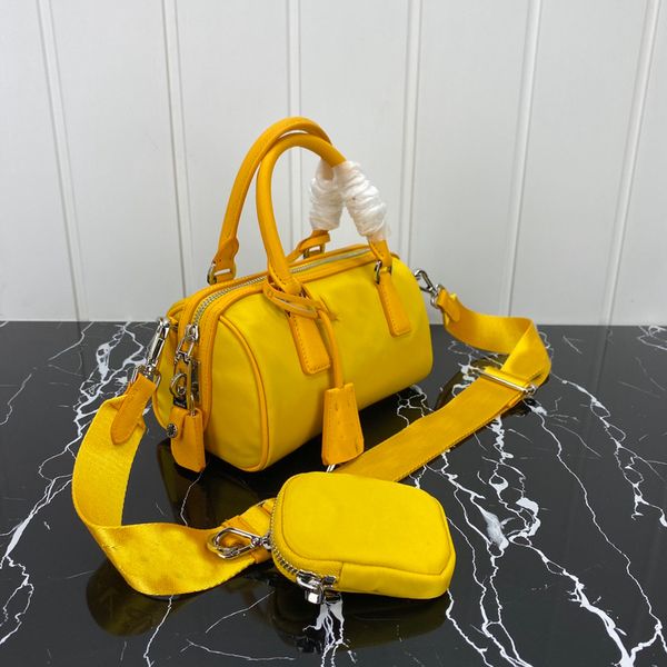 2020 wholesale travel bag luxury handbag designer messenger bag ladies shoulder bags pillow bag designer design style
2020 wholesale travel bag luxury handbag designer messenger bag ladies shoulder bags pillow bag designer design style