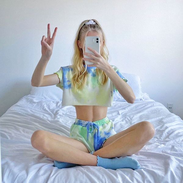 женщины summer tie dye красочный печати двух частей с коротким рукавом crop top shirt и кулиской шорты брюки установить casual club party tr, White
женщины summer tie dye красочный печати двух частей с коротким рукавом crop top shirt и кулиской шорты брюки установить casual club party tr, White
