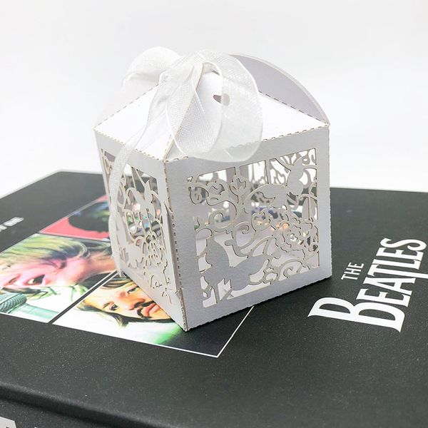 butterfly design wedding favor box candy packaging box laser cut gift boxes cake home decorations
butterfly design wedding favor box candy packaging box laser cut gift boxes cake home decorations